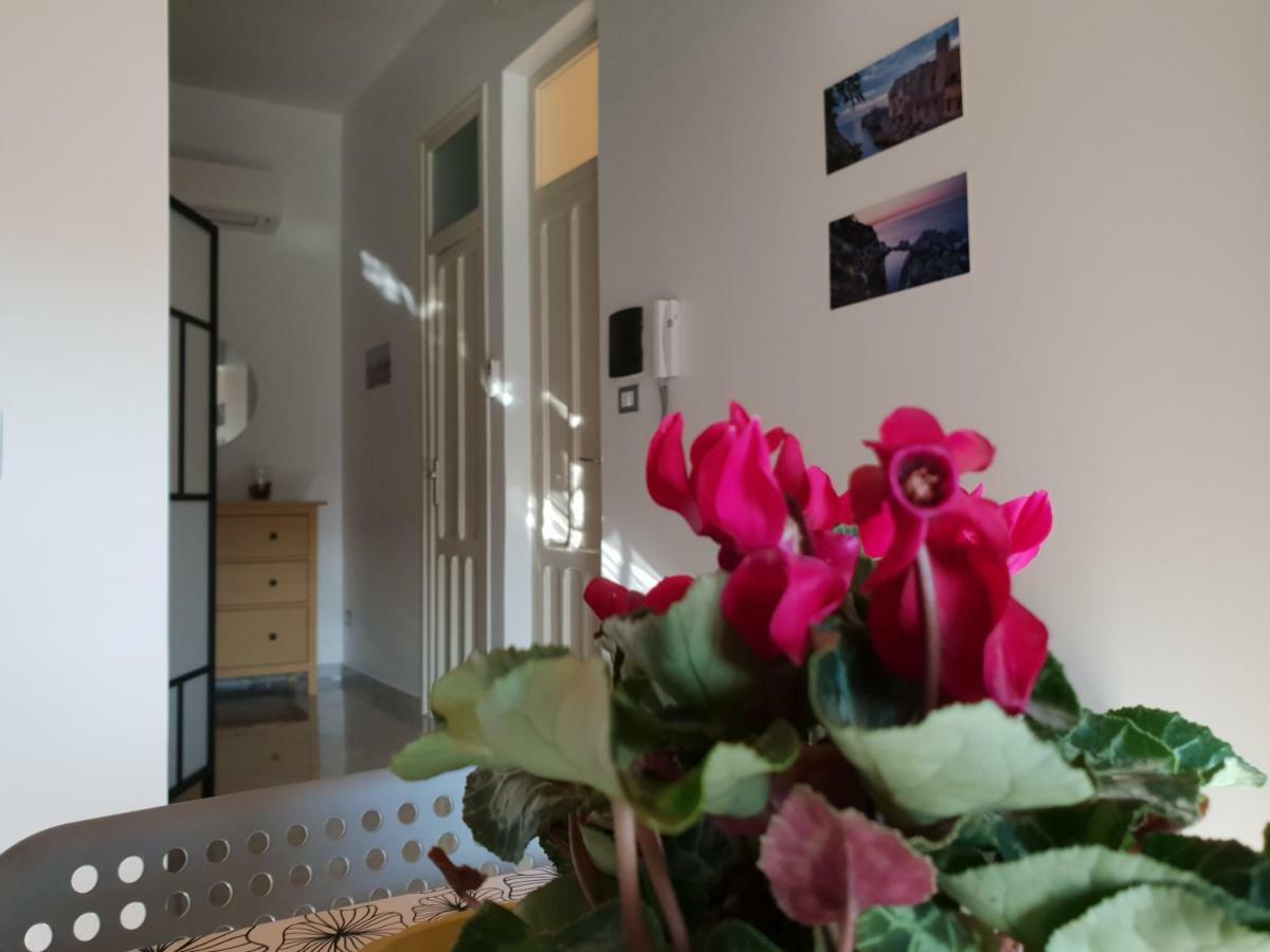 Rifinito Bilocale In Centro, Casa Verdi, 2° Piano Apartment Багерия Екстериор снимка
